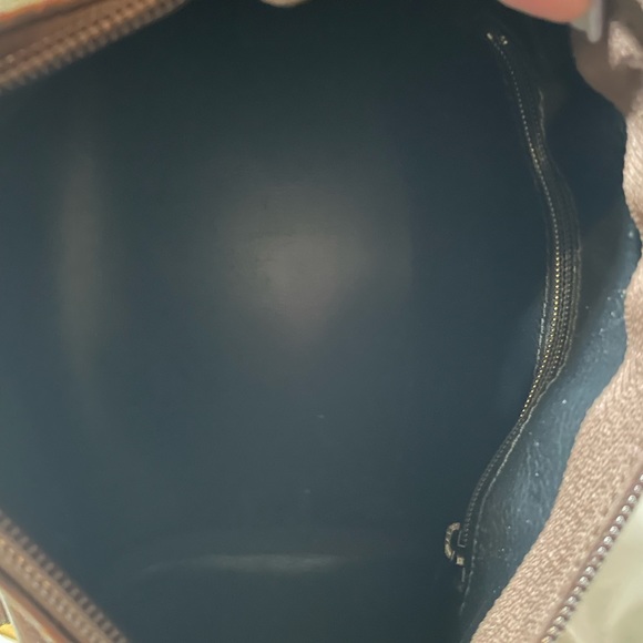 Vintage Burberry handbag. Still in great condition. Preloved - Picture 5 of 8